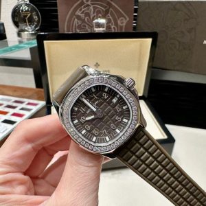 Patek Philippe Aquanaut Super Clone Ladies Quartz Watch 35.6mm 1113405949 - front view | Aquanaut