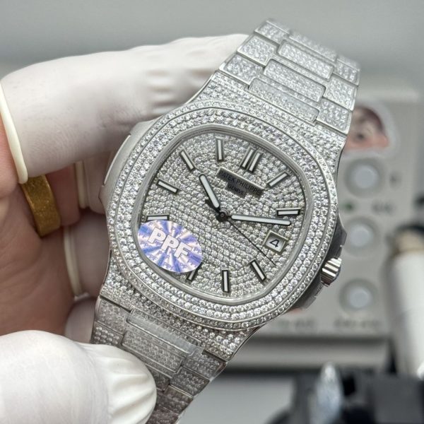 Patek Philippe Nautilus 5711 Full Diamond 1:1 Super Clone Watch 1108492611 - front view | Nautilus